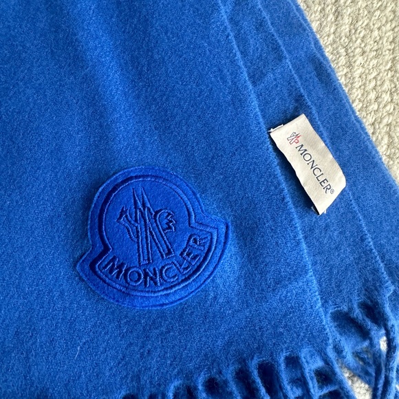 NEW MONCLER Wool & Cashmere Scarf - Picture 4 of 5